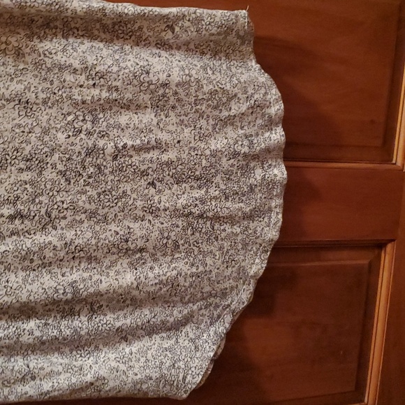 H&M Basic Tee - Picture 2 of 2